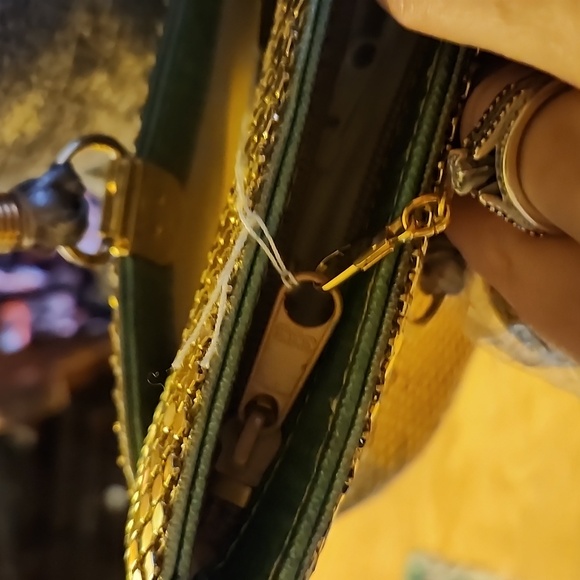 Y&S Original Gold Metallic Evening Bag with Sunglass & Coin Purse! - Picture 13 of 16